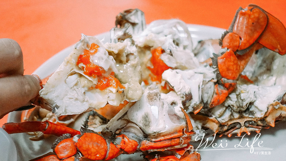 高雄海產美食推薦↗自強夜市老螃蟹海產店，肥美細緻蟹肉飽滿蟹黃消夜美食