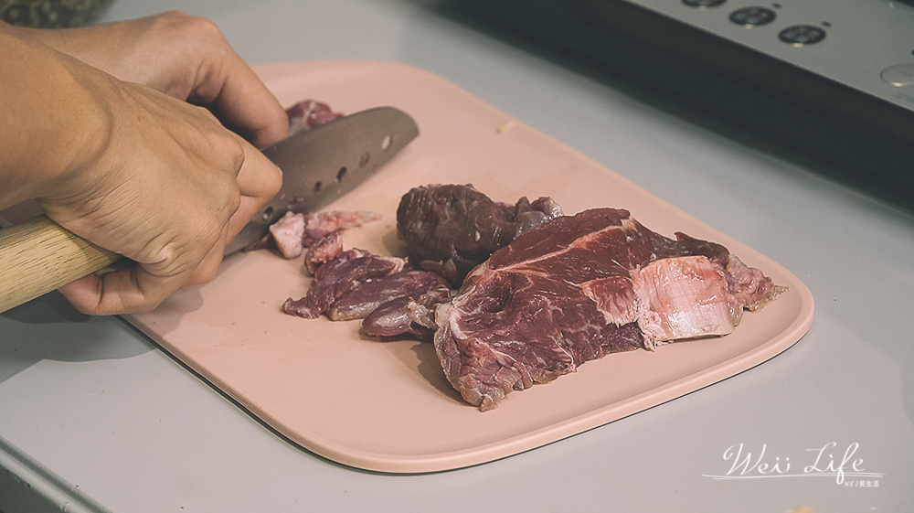 好市多牛肉捲低卡減脂食譜分享//超美味的牛肉捲作法酥脆鬆軟，內餡綿密在家裡用阿拉丁烤箱也可以簡單烤。