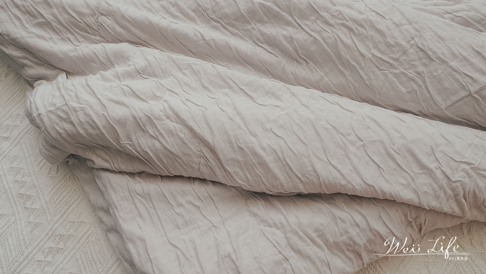 鈴木太太//日本製造涼被推薦，每一個人都應該擁有一床讓你透、輕、涼爽的四國纖維舒芙蕾透氣涼被