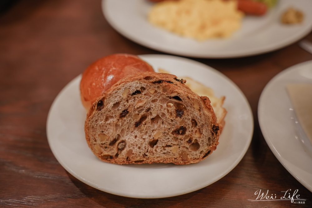 京都早餐推薦//進進堂麵包早餐吃到飽，美味麵包一整籃任你吃必點大蒜麵包跟明太子麵包