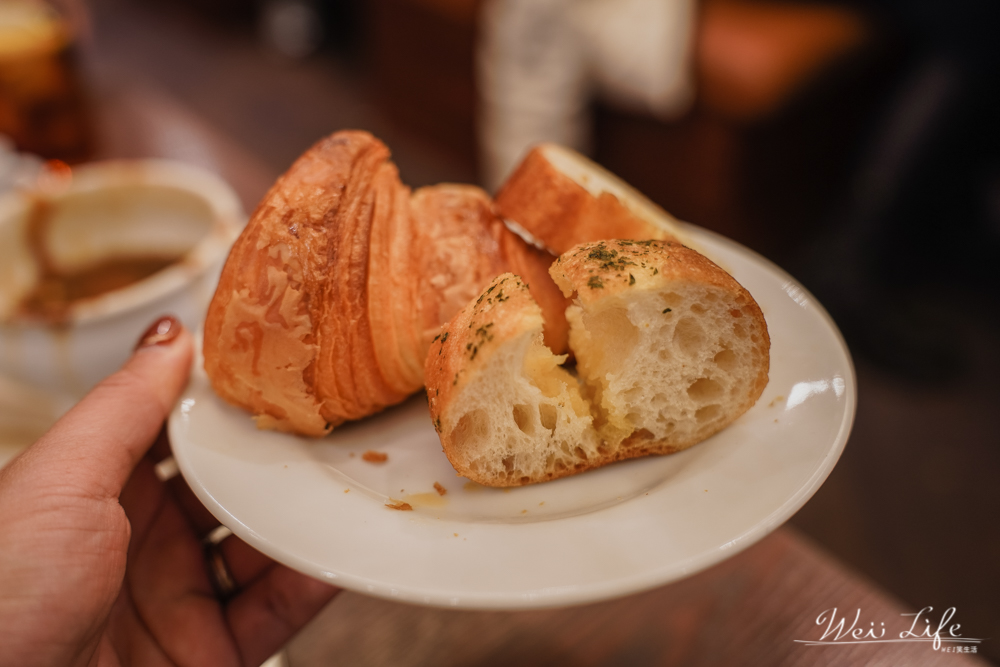 京都早餐推薦//進進堂麵包早餐吃到飽，美味麵包一整籃任你吃必點大蒜麵包跟明太子麵包