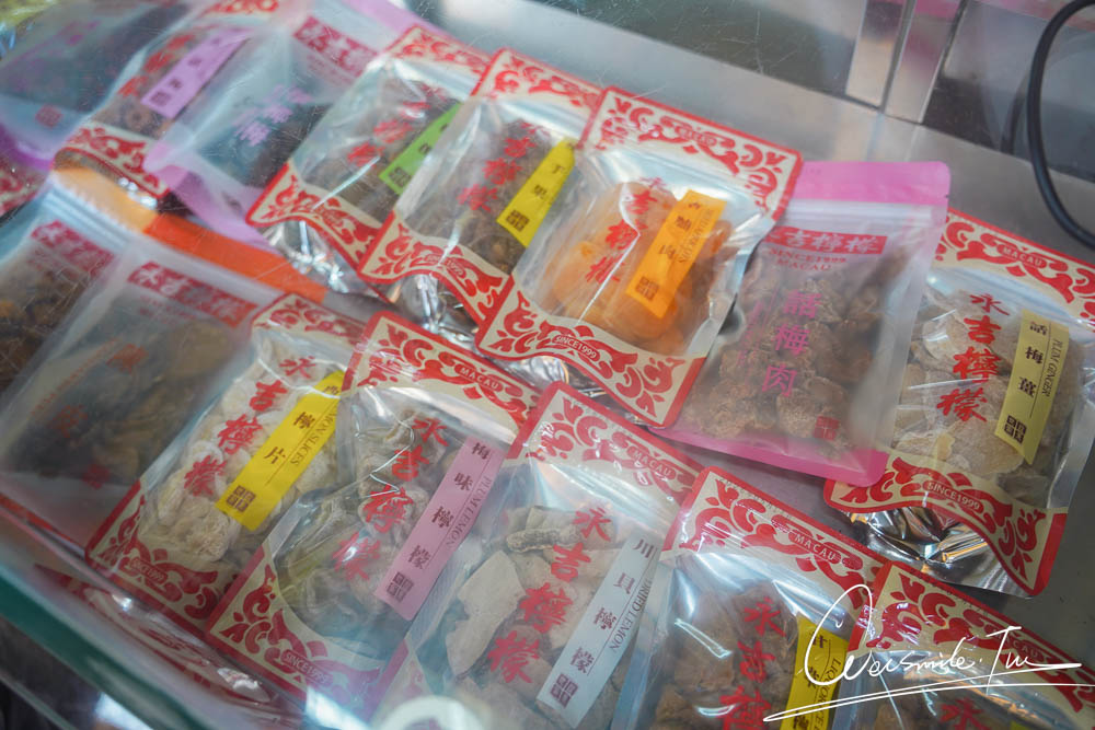 澳門必買伴手禮，專屬這城市的百年記憶。老字號伴手禮推薦！杏仁餅、蝦子面…在地人私藏清單公開