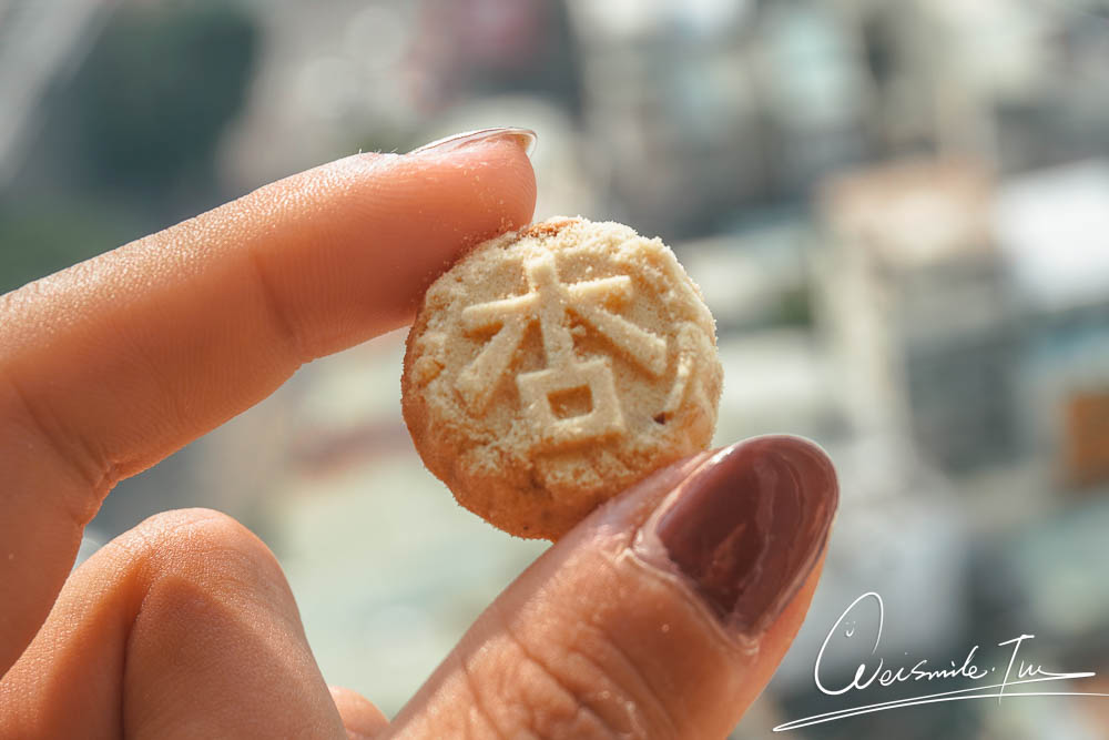 澳門必買伴手禮，專屬這城市的百年記憶。老字號伴手禮推薦！杏仁餅、蝦子面…在地人私藏清單公開