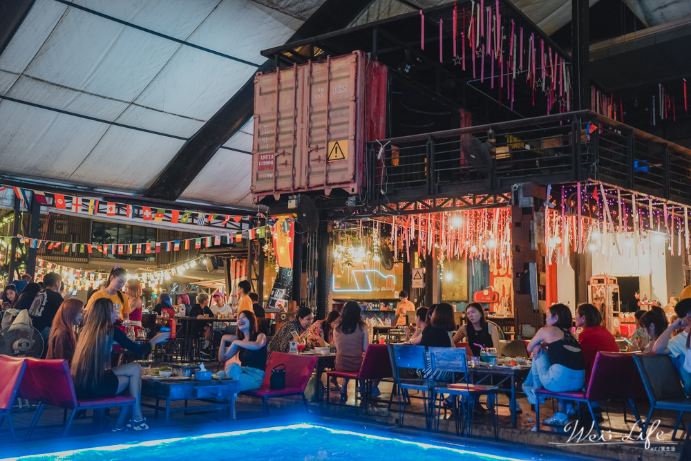 曼谷酒吧推薦//76 garage男模餐廳，韓系歐巴、濕身秀慶生嗨爆的好去處。預約、相片、交通分享