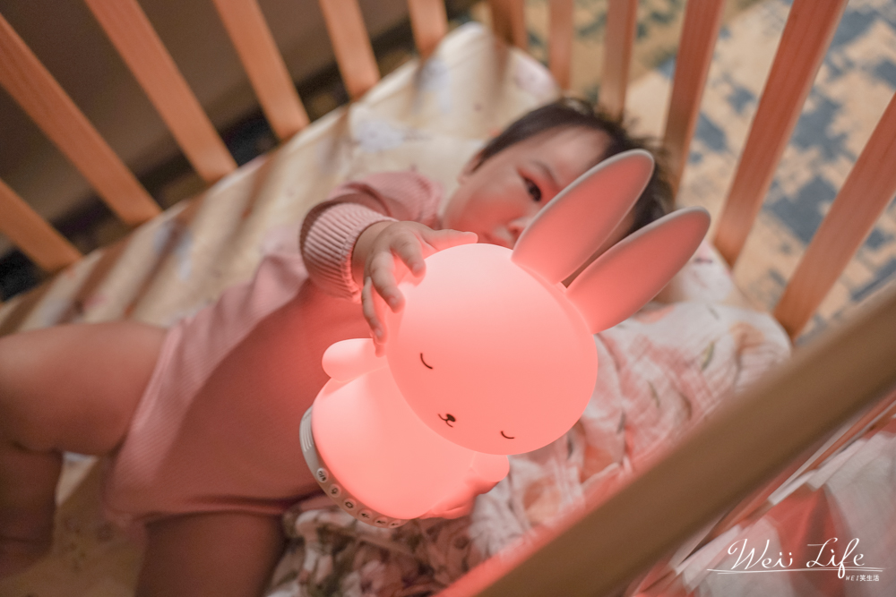 寶寶故事機推薦//睡前音樂、睡前故事，藍芽啟蒙教育故事機芽比兔使用心得、芽比兔團購中