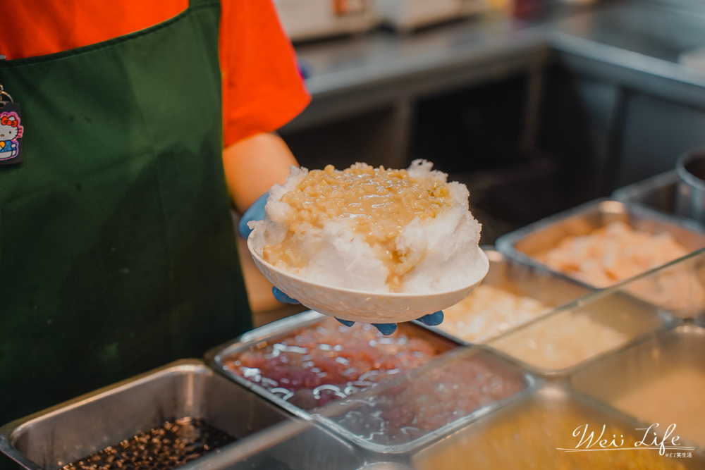 台北刨冰推薦//龍都冰果専業家吃過就回不去，一家什麼都超綿的刨冰推薦花生刨冰以及木瓜牛奶