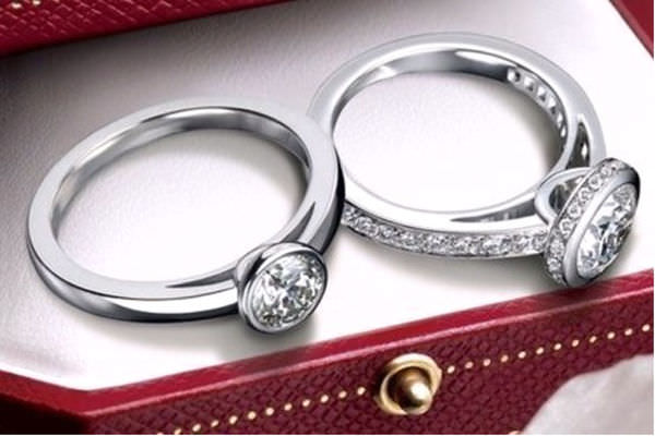 愛。結婚 ▍求婚鑽戒百百款💍十大知名品牌人氣款式介紹💎挑選戒指撇步/價格參考