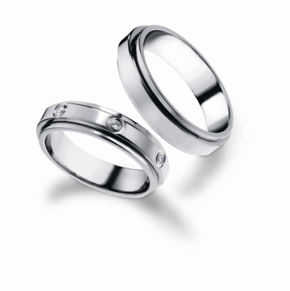 愛。結婚 ▍求婚鑽戒百百款💍十大知名品牌人氣款式介紹💎挑選戒指撇步/價格參考